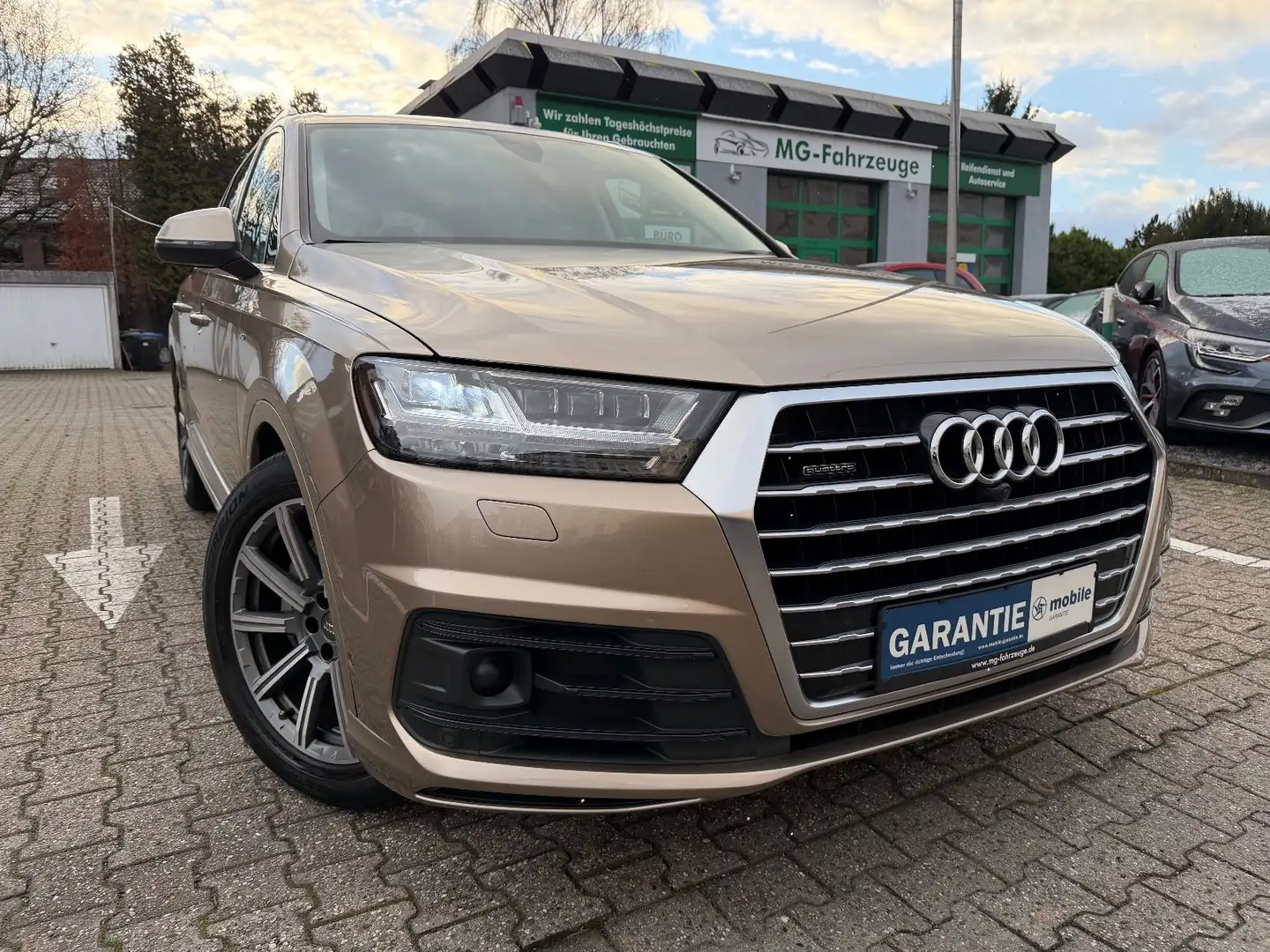 Audi Q7 3.0 TDI quattro S-LINE 7-SITZER AHK PANO Beige - 1