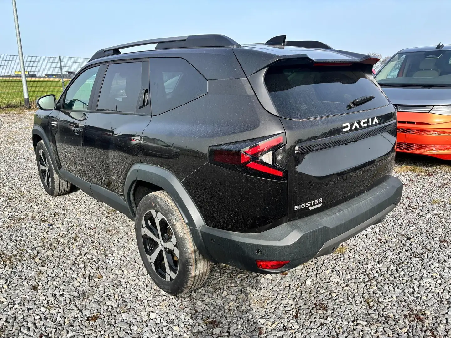 Dacia Bigster Journey hybrid 155 (FULL-HYBRID) (Benzin+Elektr... Schwarz - 2