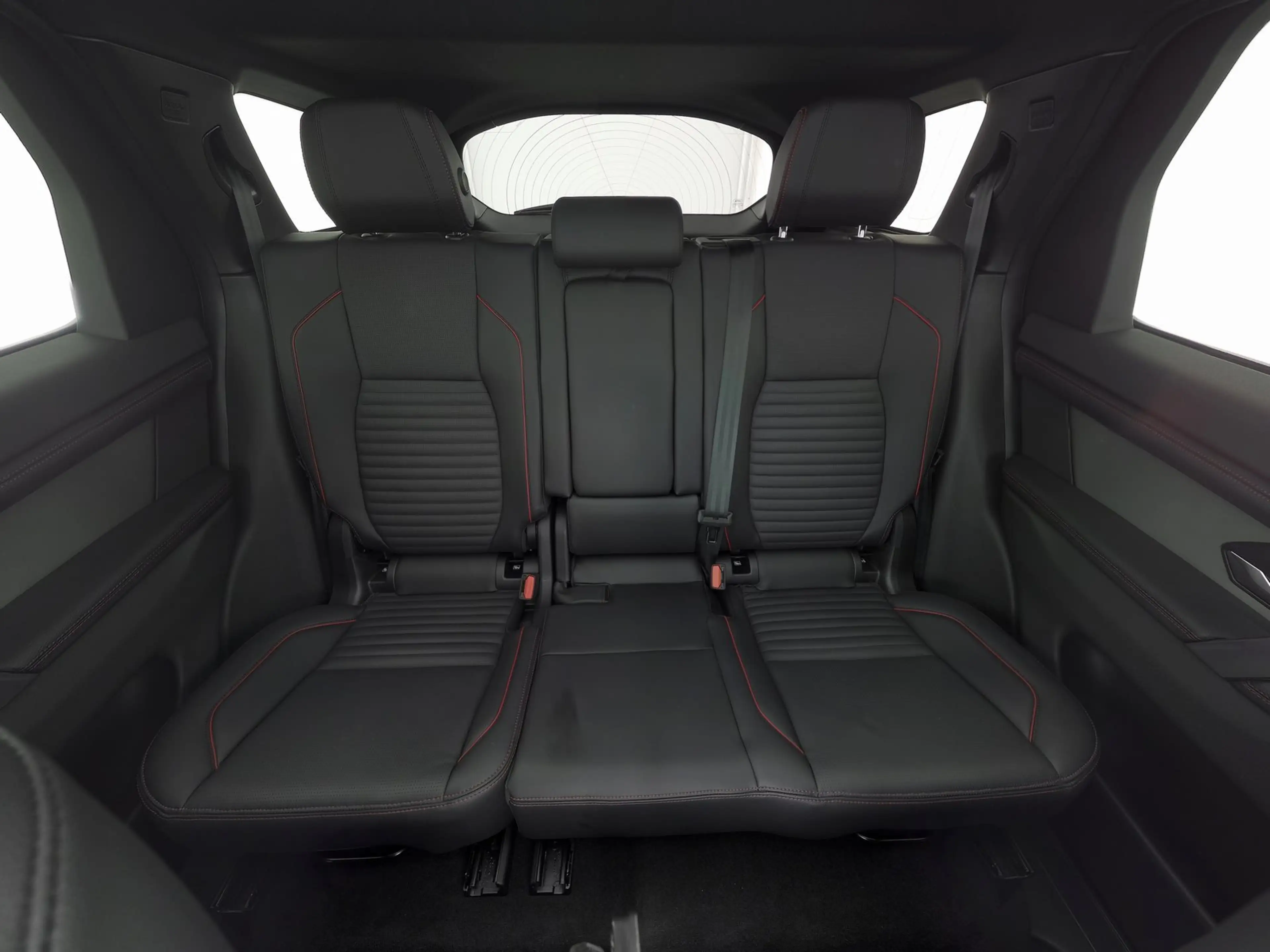 Land Rover Discovery Sport D200 AWD R-Dynamic SE — photo 5