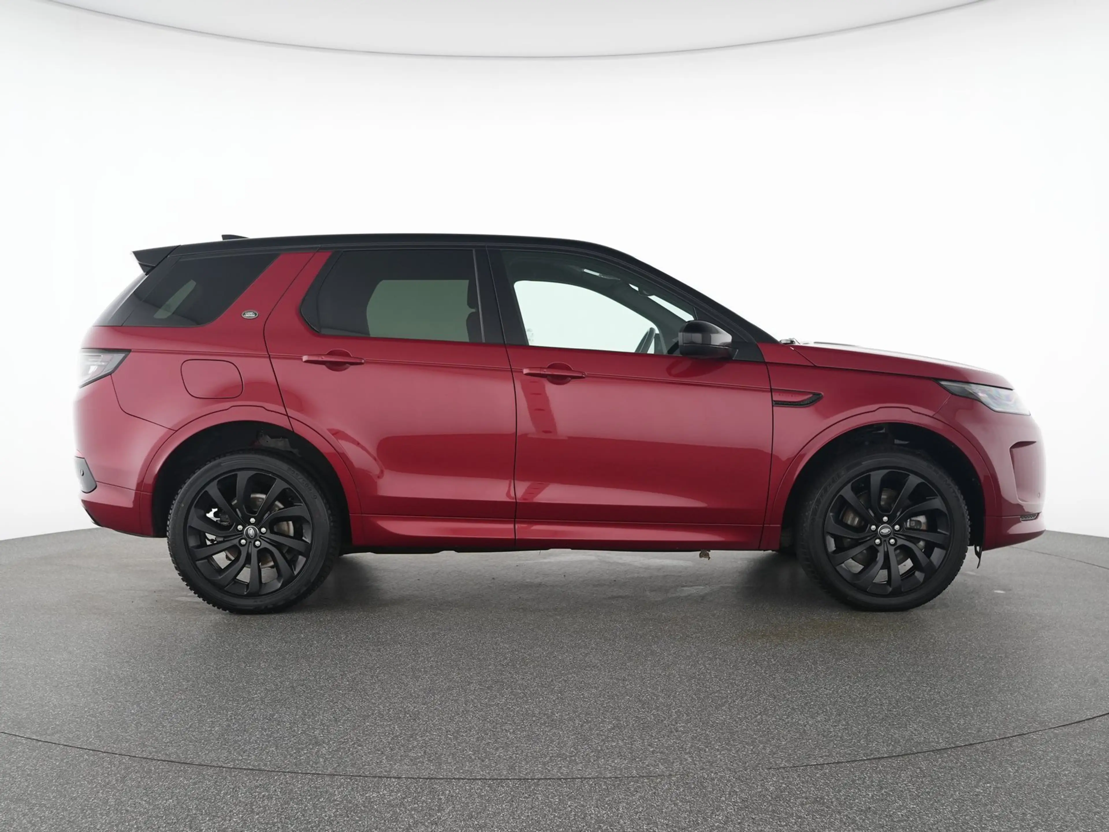 Land Rover Discovery Sport D200 AWD R-Dynamic SE — photo 12