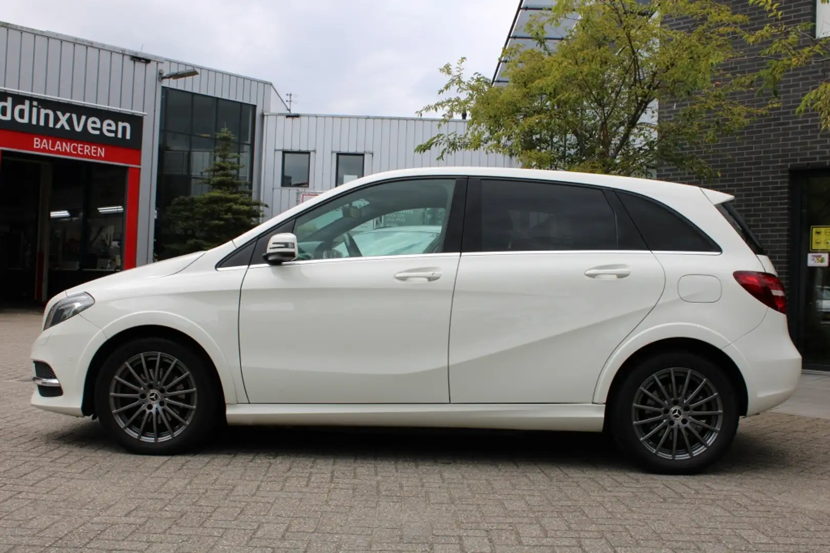 Mercedes-Benz B 250 e 28 kWh Aut. Navi/Leder/Xenon/Led/Winter/17"/Pdc Wit - 2