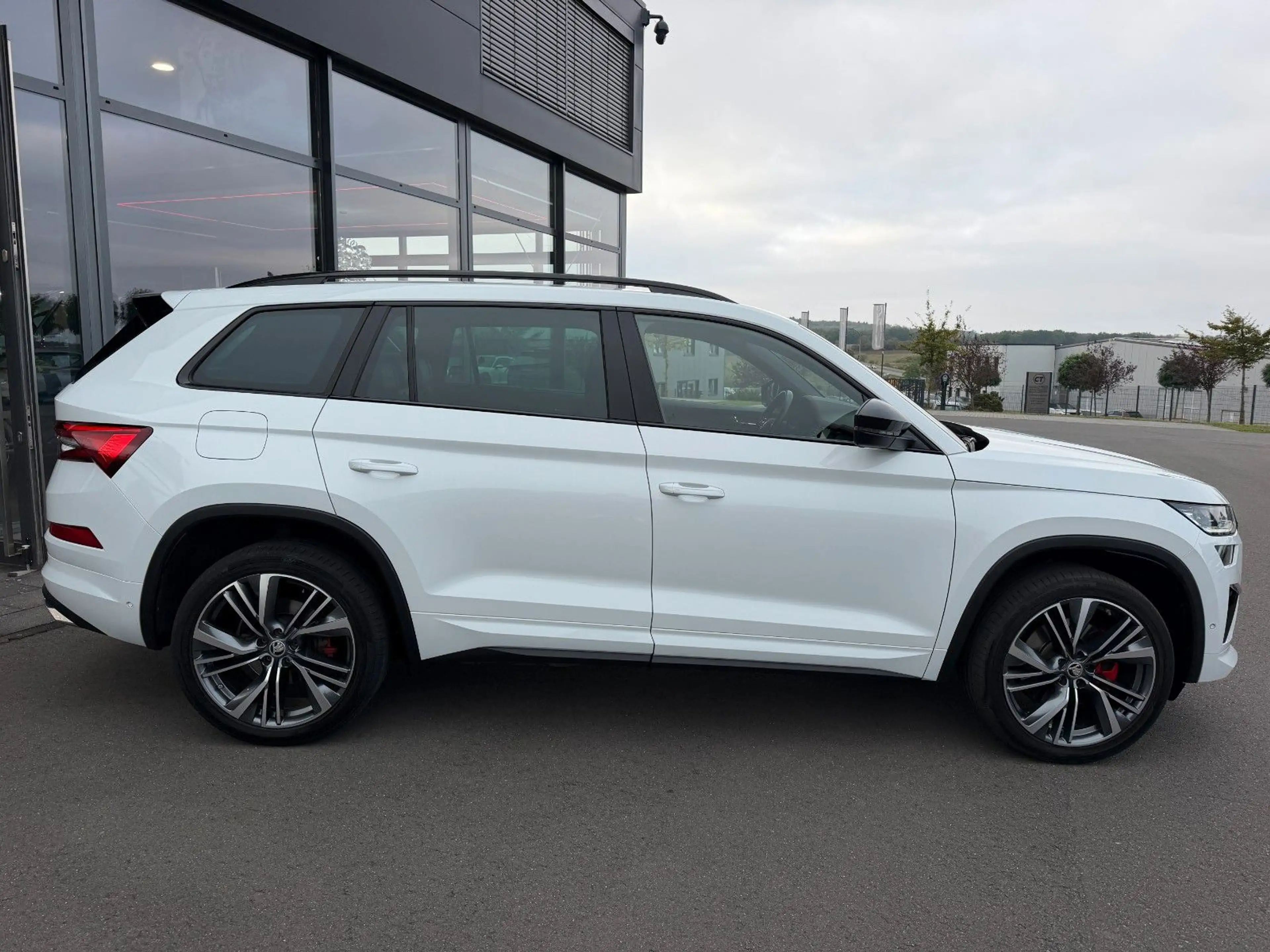Skoda Kodiaq 2,0TSi RS AHK Columbus DCC Memory ACC — photo 6