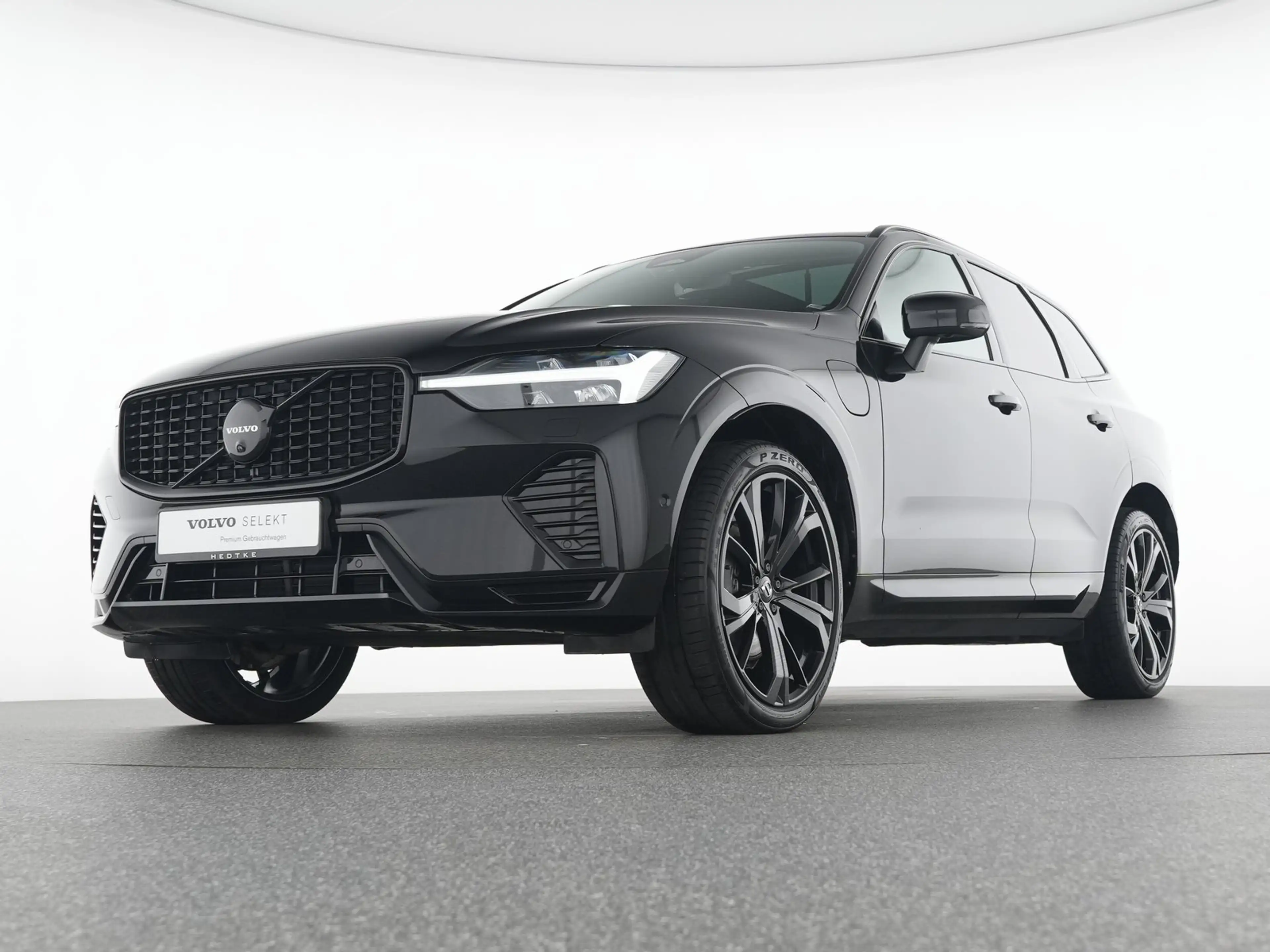 Volvo XC60 T8 AWD Plus Black Edition 360°KAMERA*H&K*21 — photo 7