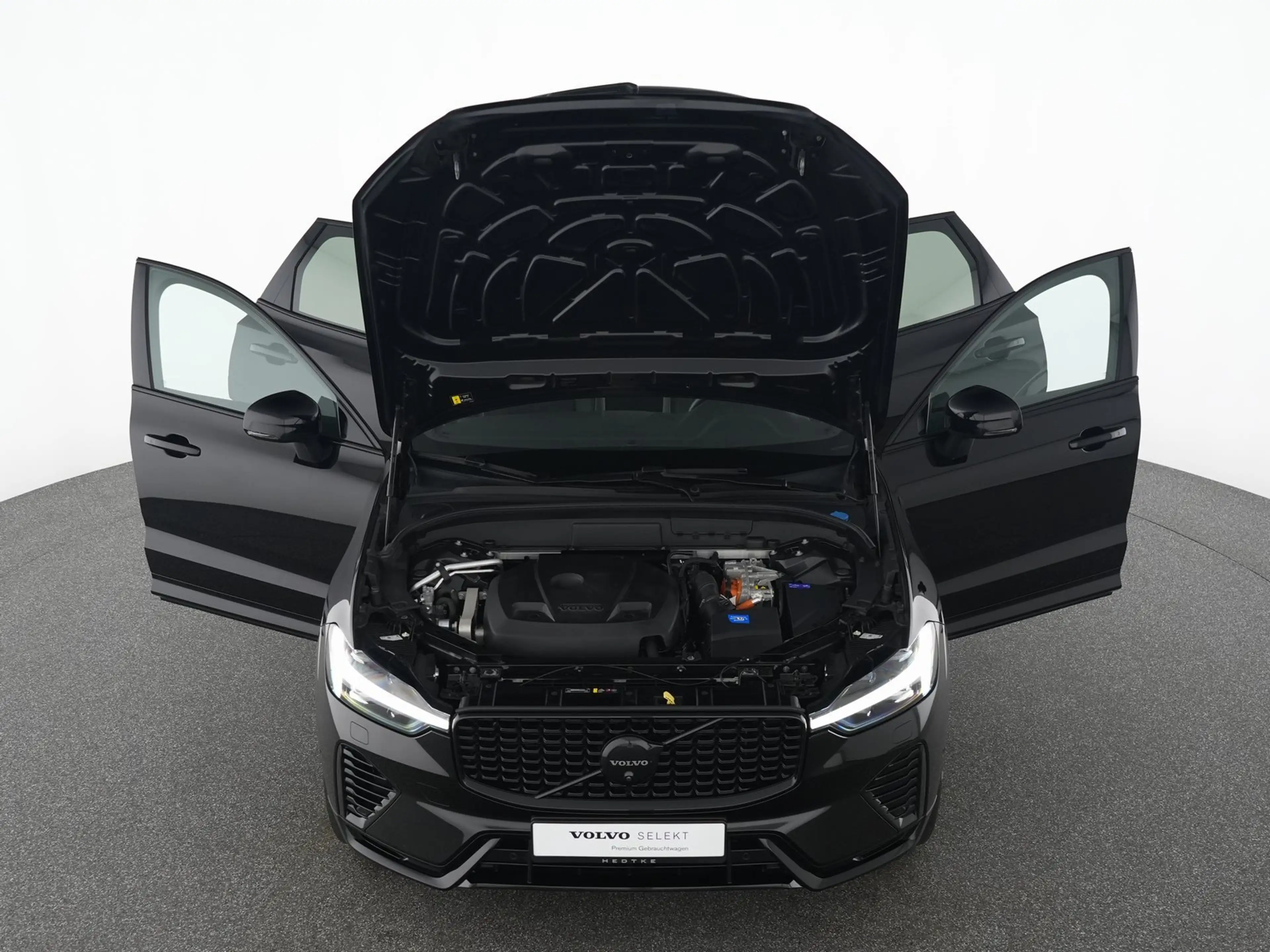 Volvo XC60 T8 AWD Plus Black Edition 360°KAMERA*H&K*21 — photo 13