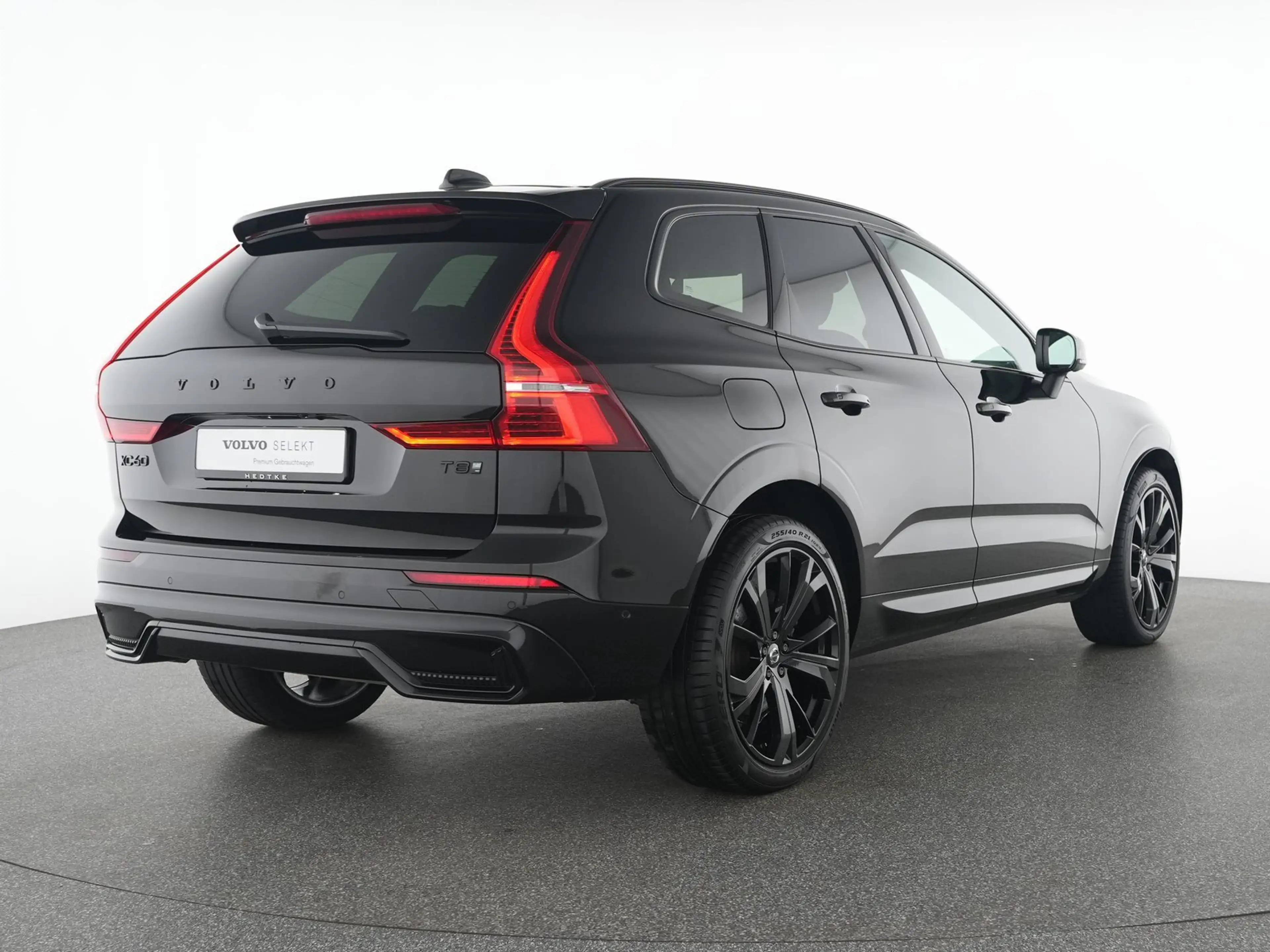 Volvo XC60 T8 AWD Plus Black Edition 360°KAMERA*H&K*21 — photo 2