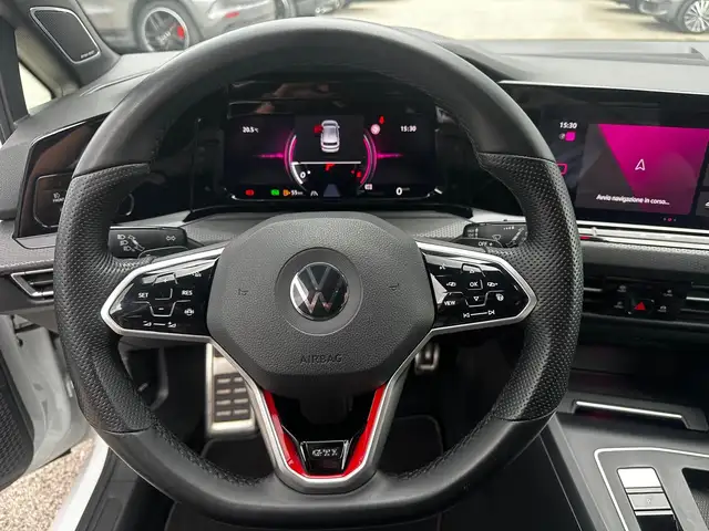 Volkswagen Golf view 9