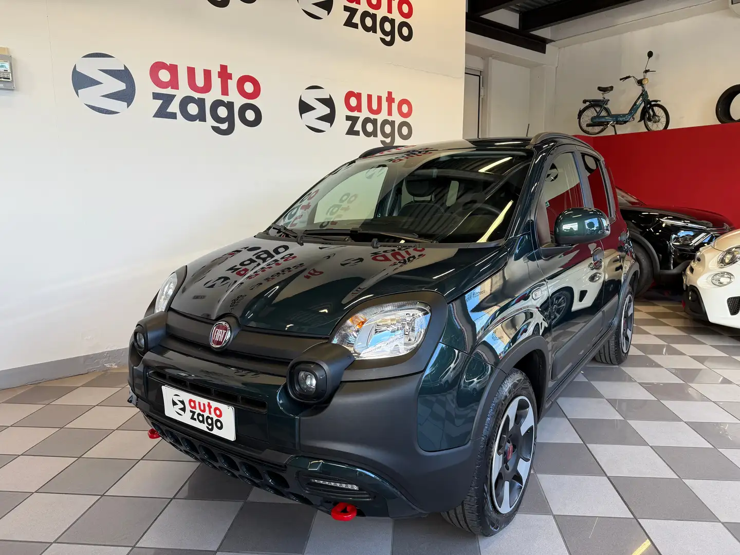 Fiat Panda 1.0 Firefly Hybrid Cross S&Stop Зелений - 1