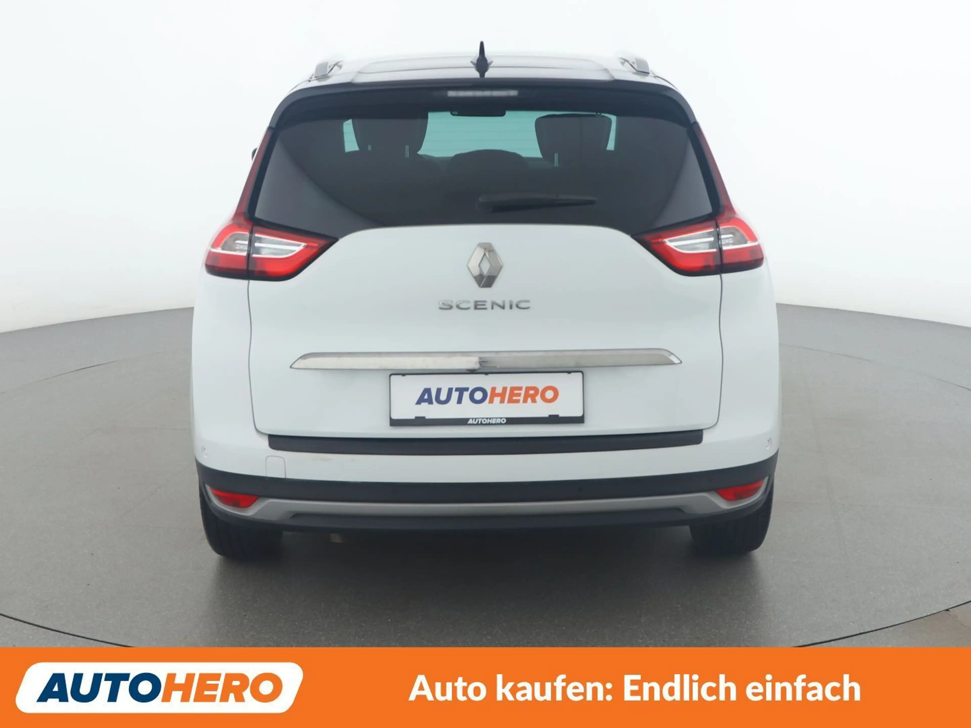 Renault Grand Scenic 1.3 TCe Black Edition — photo 5