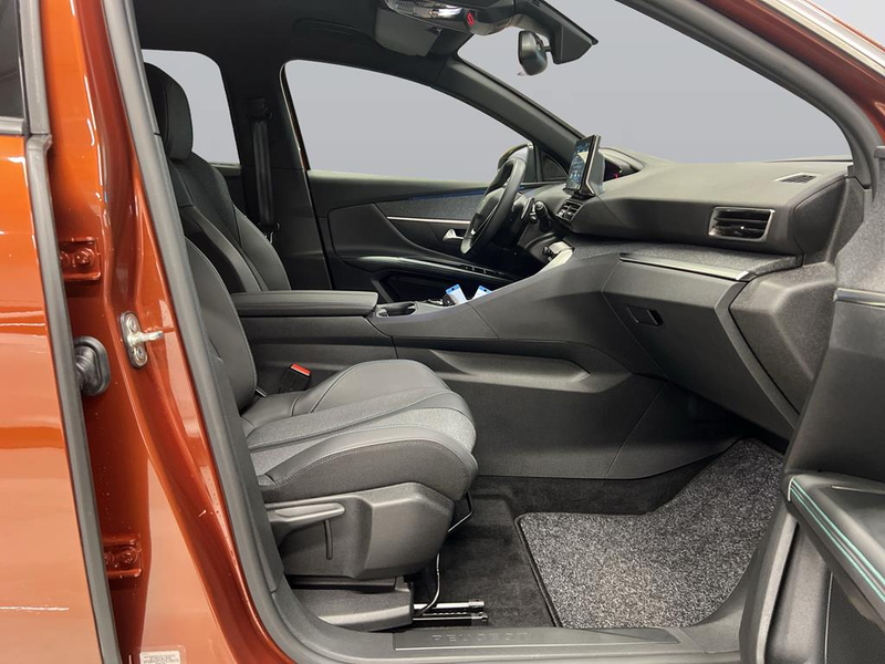 Peugeot 5008 1.2 Hybrid 136 Allure Pack — photo 10