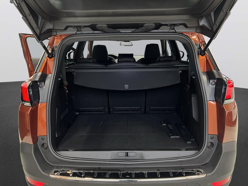 Peugeot 5008 1.2 Hybrid 136 Allure Pack — photo 6