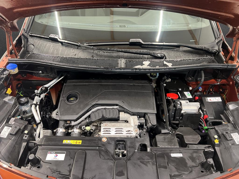 Peugeot 5008 1.2 Hybrid 136 Allure Pack — photo 5