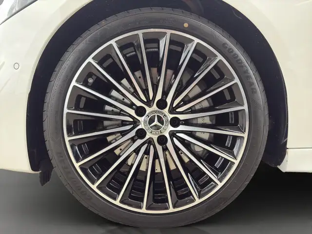 Mercedes-Benz 300 view 8