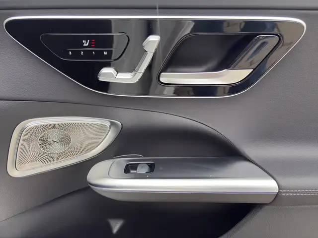Mercedes-Benz 300 view 15