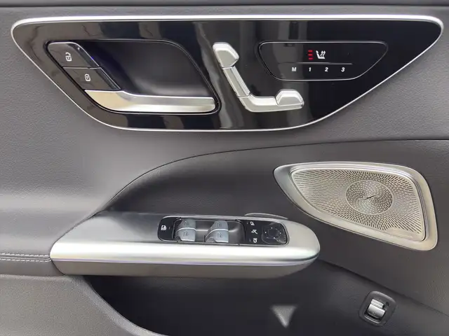 Mercedes-Benz 300 view 14