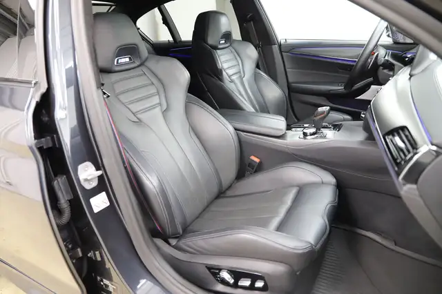 BMW M5 view 12