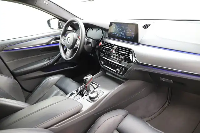 BMW M5 view 10