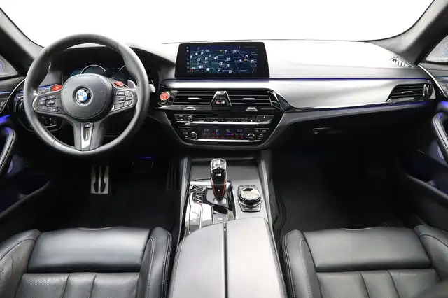 BMW M5 view 9