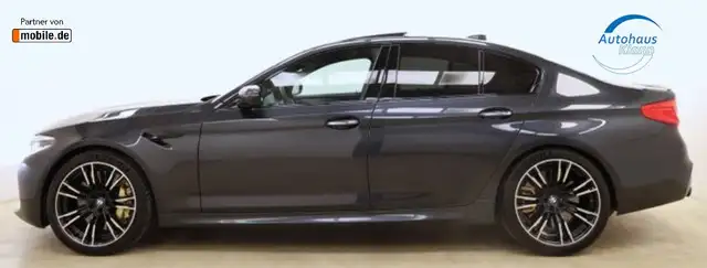 BMW M5 view 4