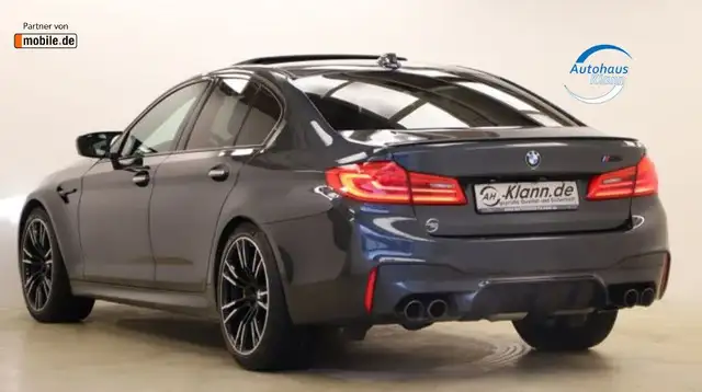 BMW M5 view 8