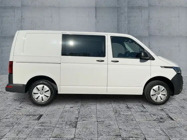 Volkswagen Transporter view 7