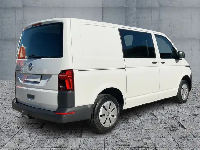 Volkswagen Transporter view 6