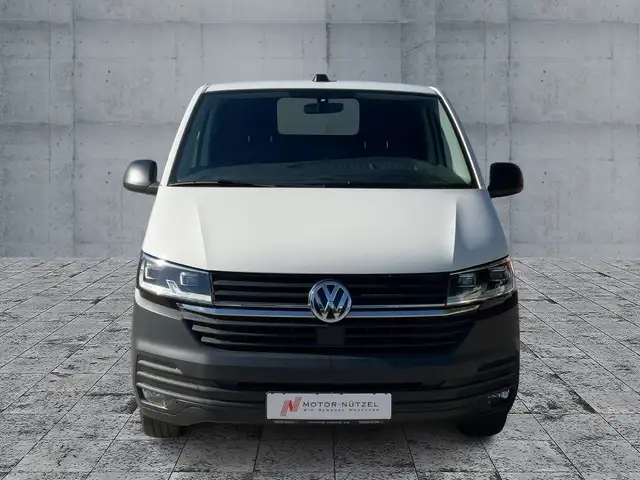 Volkswagen Transporter view 3