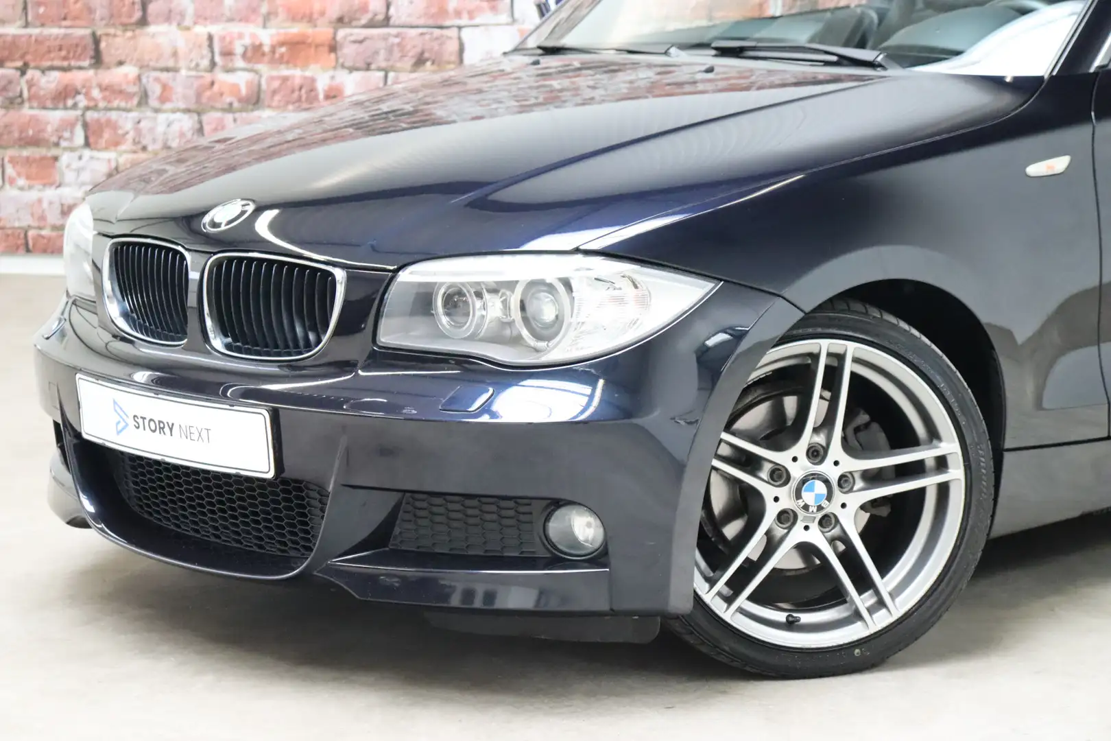 BMW 118 1 Serie Cabrio 118i High Executive M Sport Pakket Zwart - 2