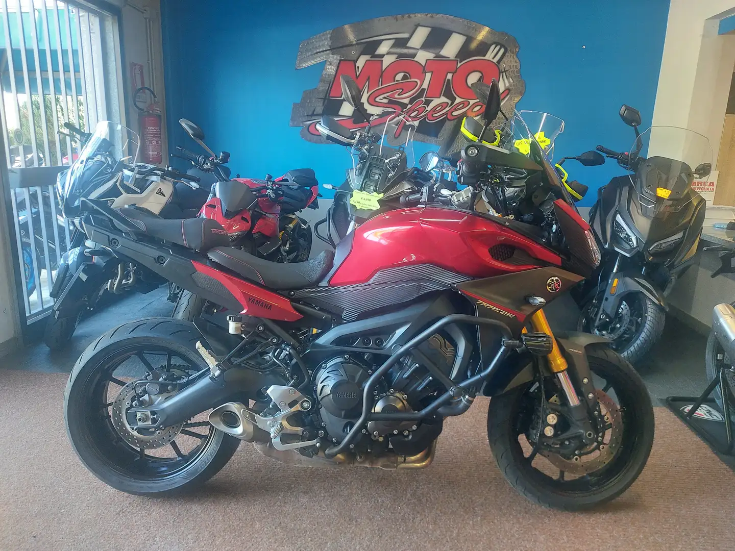 Yamaha Tracer 900 Rojo - 1