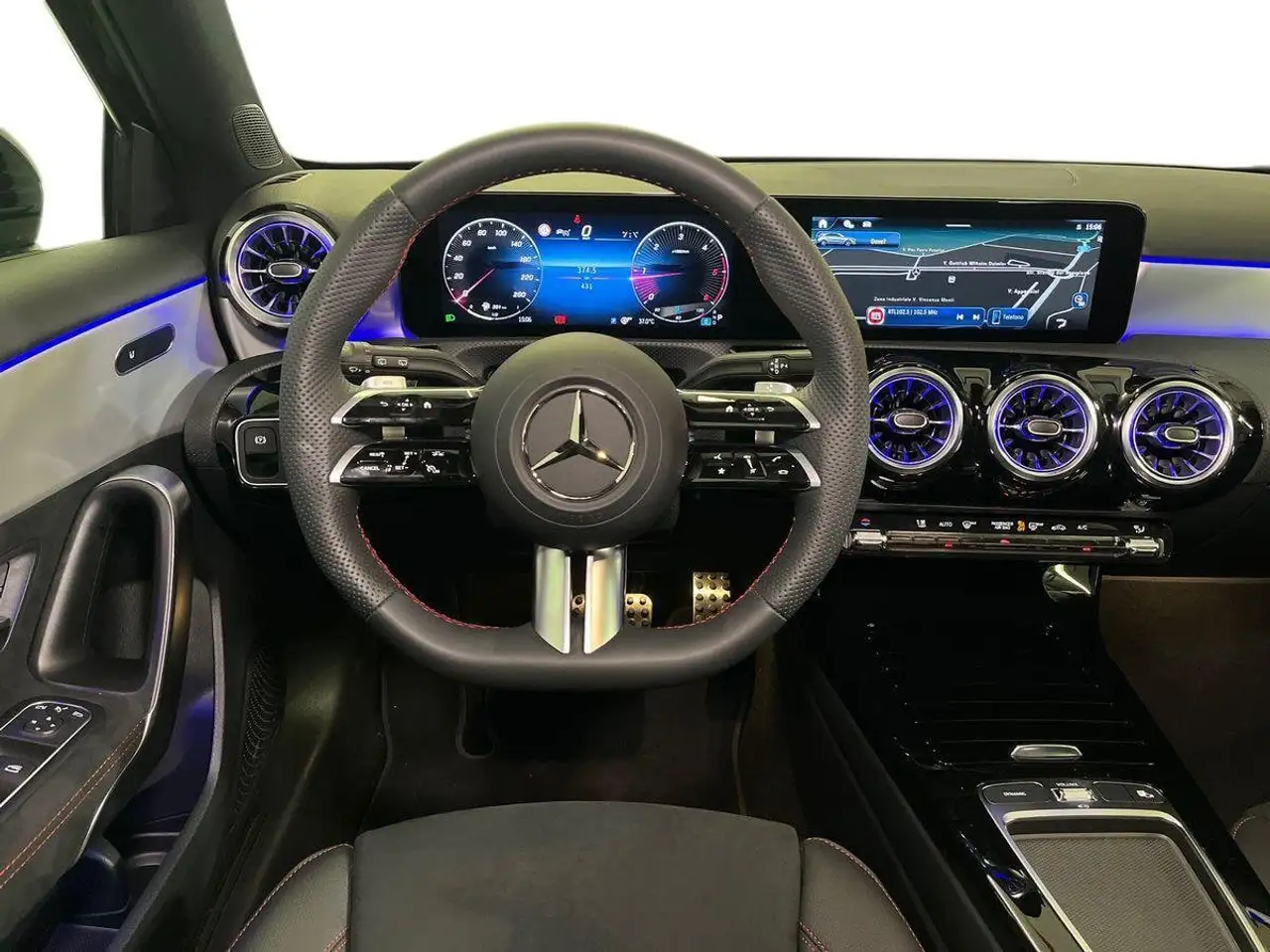 Mercedes-Benz A-Class 2026 — фото 11