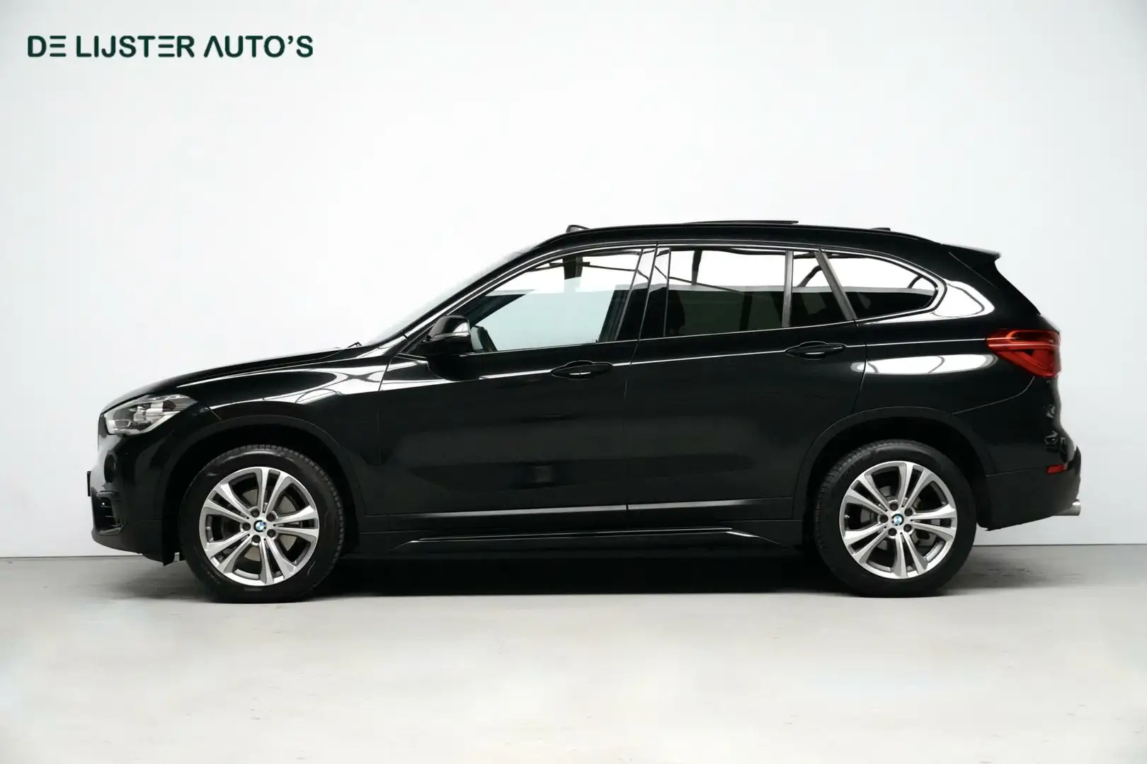 BMW X1 sDrive18i Sport Line Automaat 140 PK Facelift |Pan Noir - 2