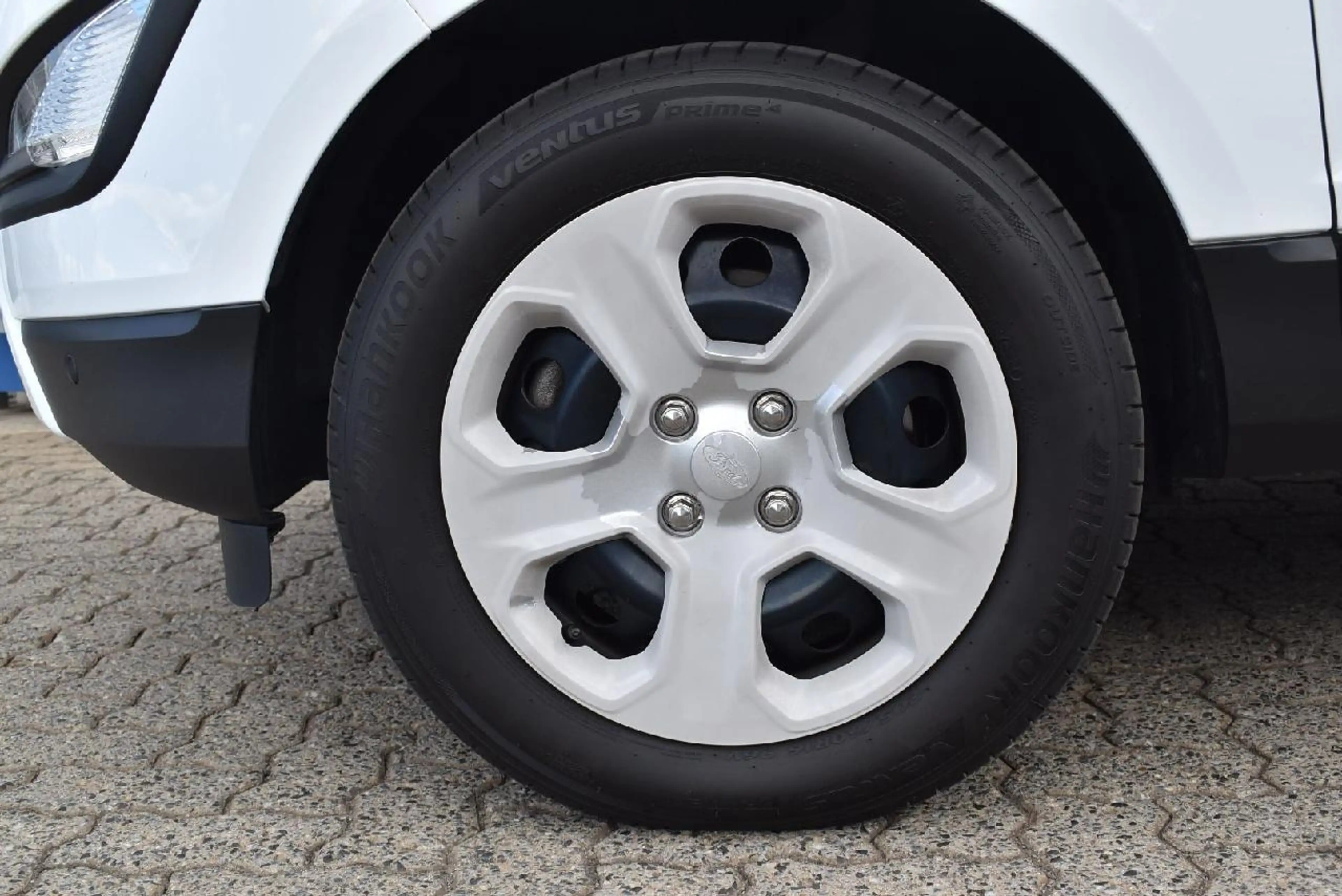 Ford EcoSport Cool & Connect — photo 13