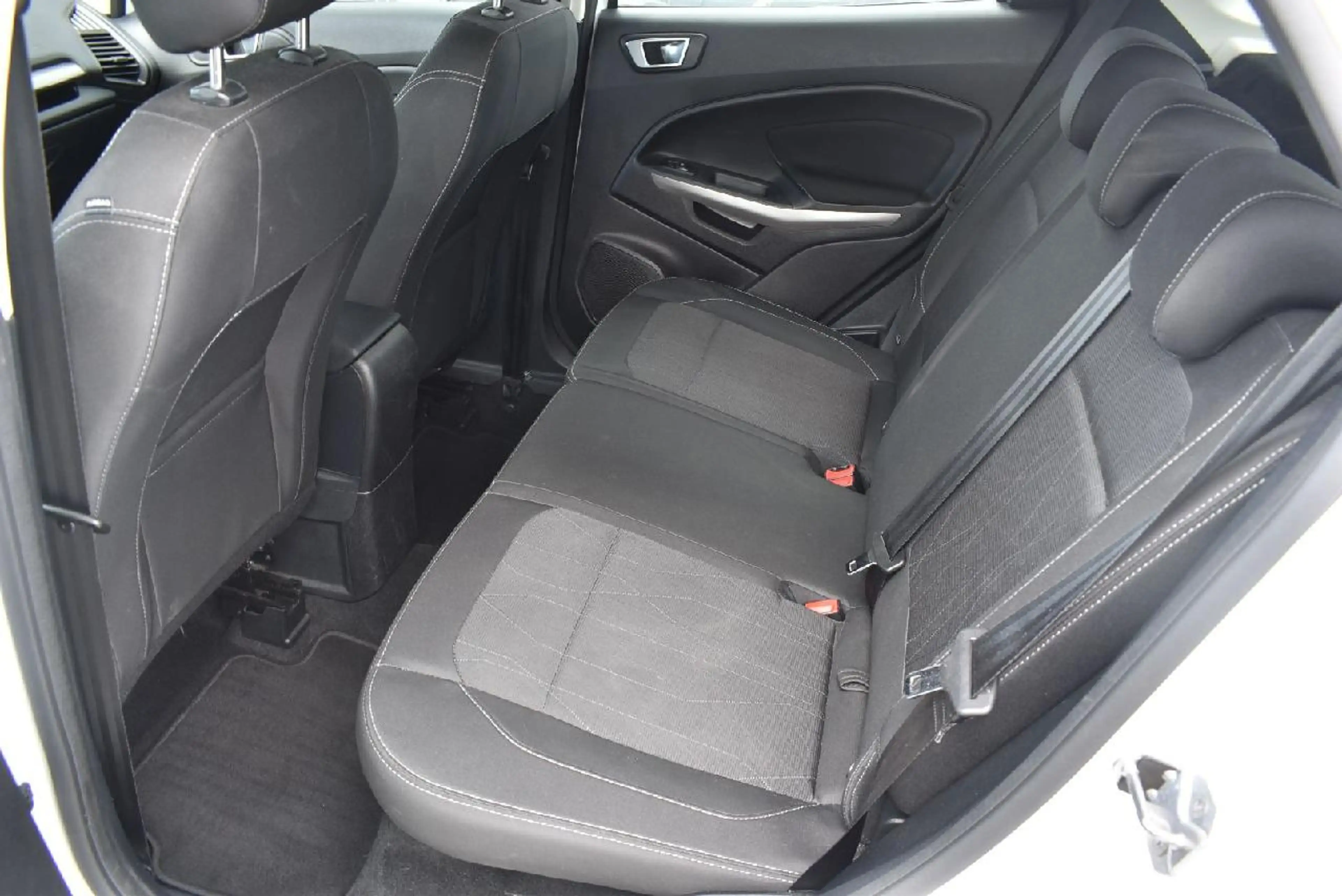 Ford EcoSport Cool & Connect — photo 7