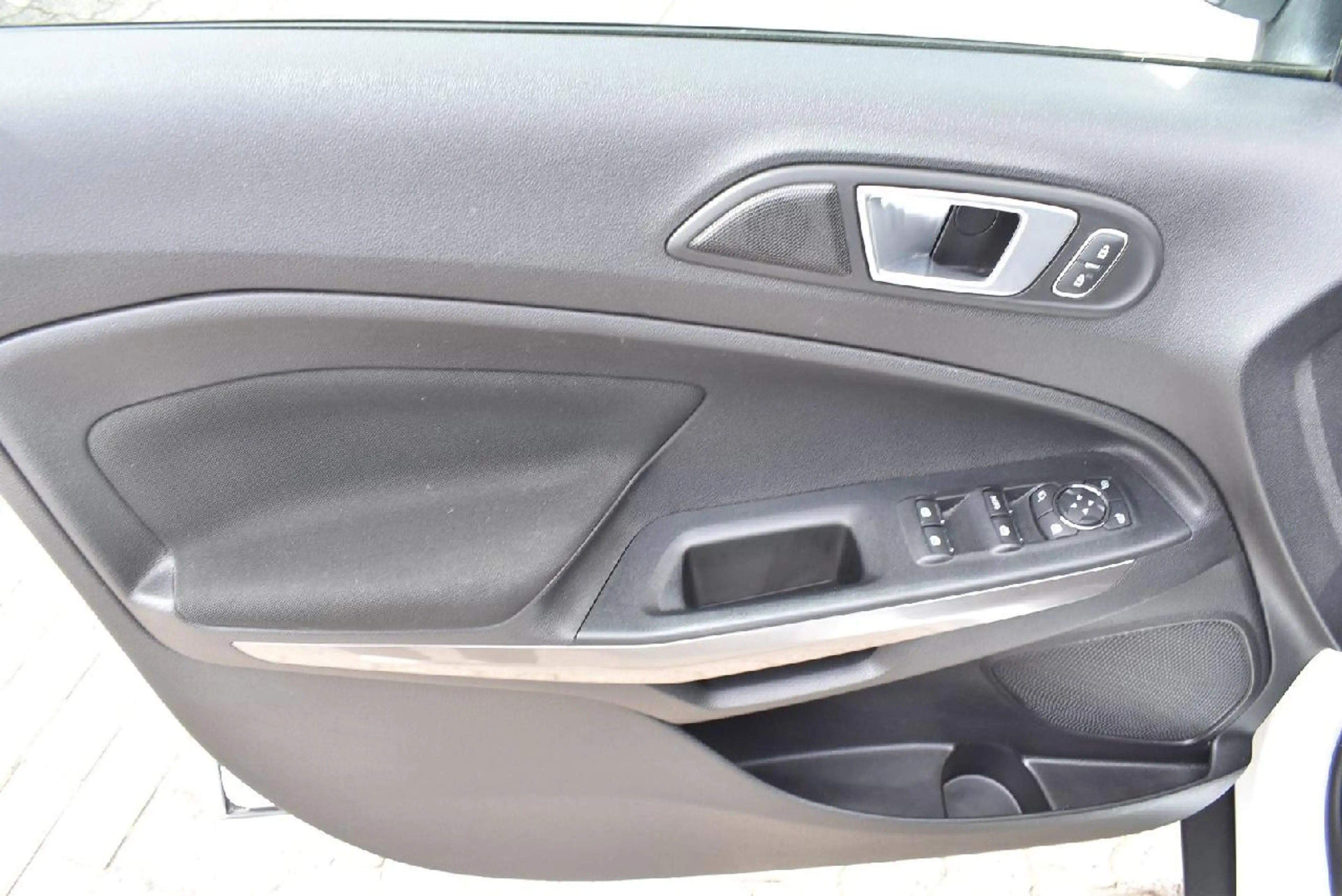 Ford EcoSport Cool & Connect — photo 9
