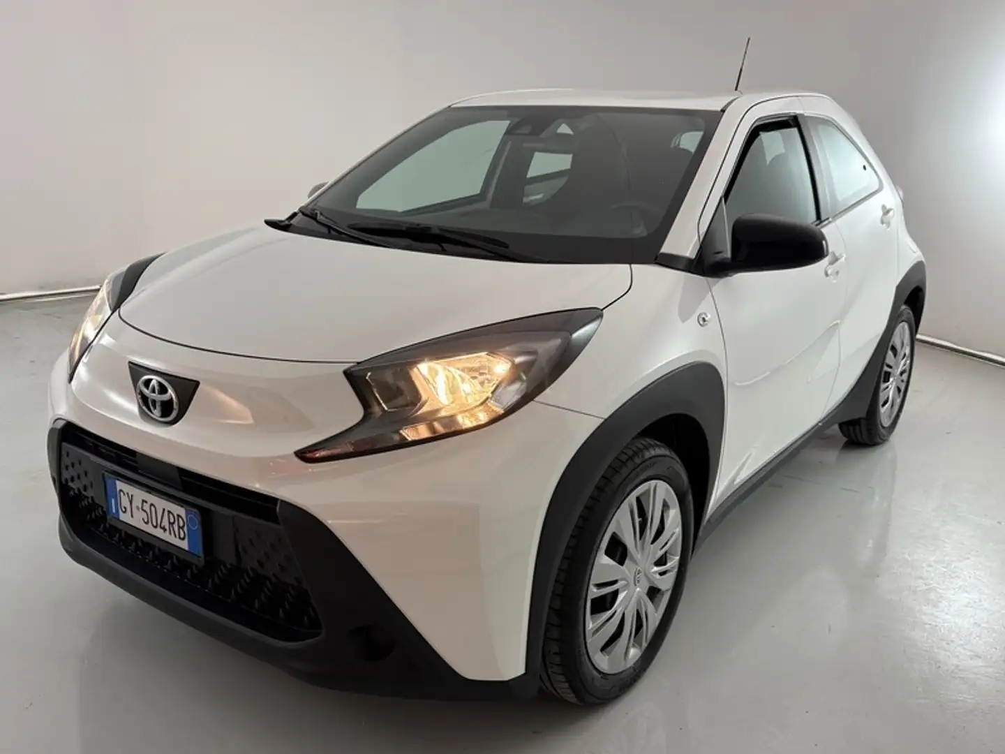 Toyota Aygo X 1.0  Active PREZZO REALE - OK NEOPATENTATI Weiß - 1