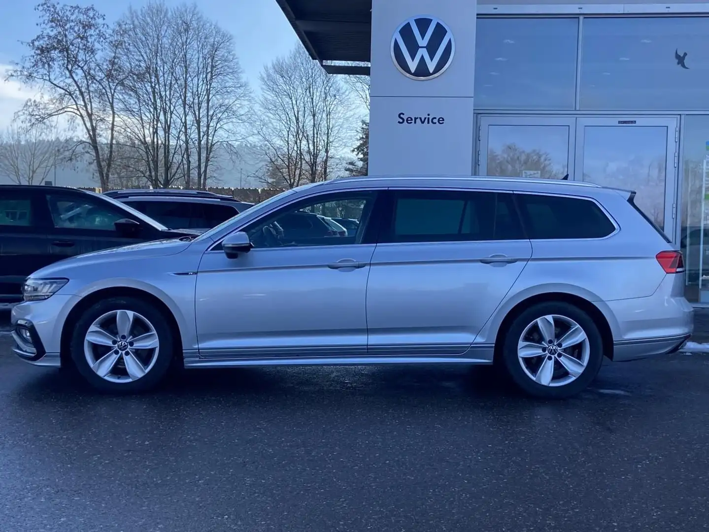 Volkswagen Passat Variant 2.0 TSI DSG R-LINE Business AHK+A Silber - 2