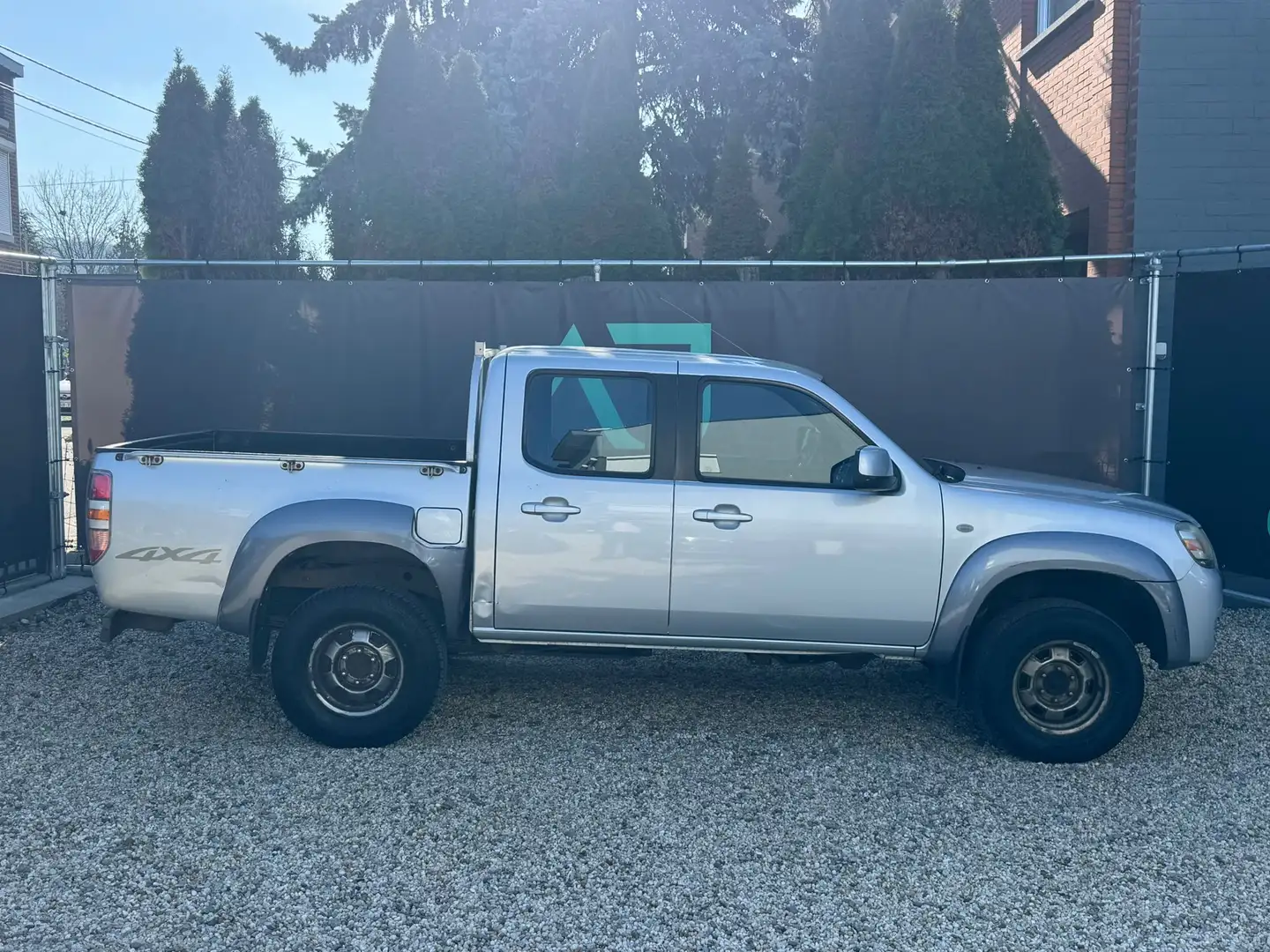 Mazda BT-50 2.5 DIESEL - 4x4 - * Double Cabine * Grau - 2