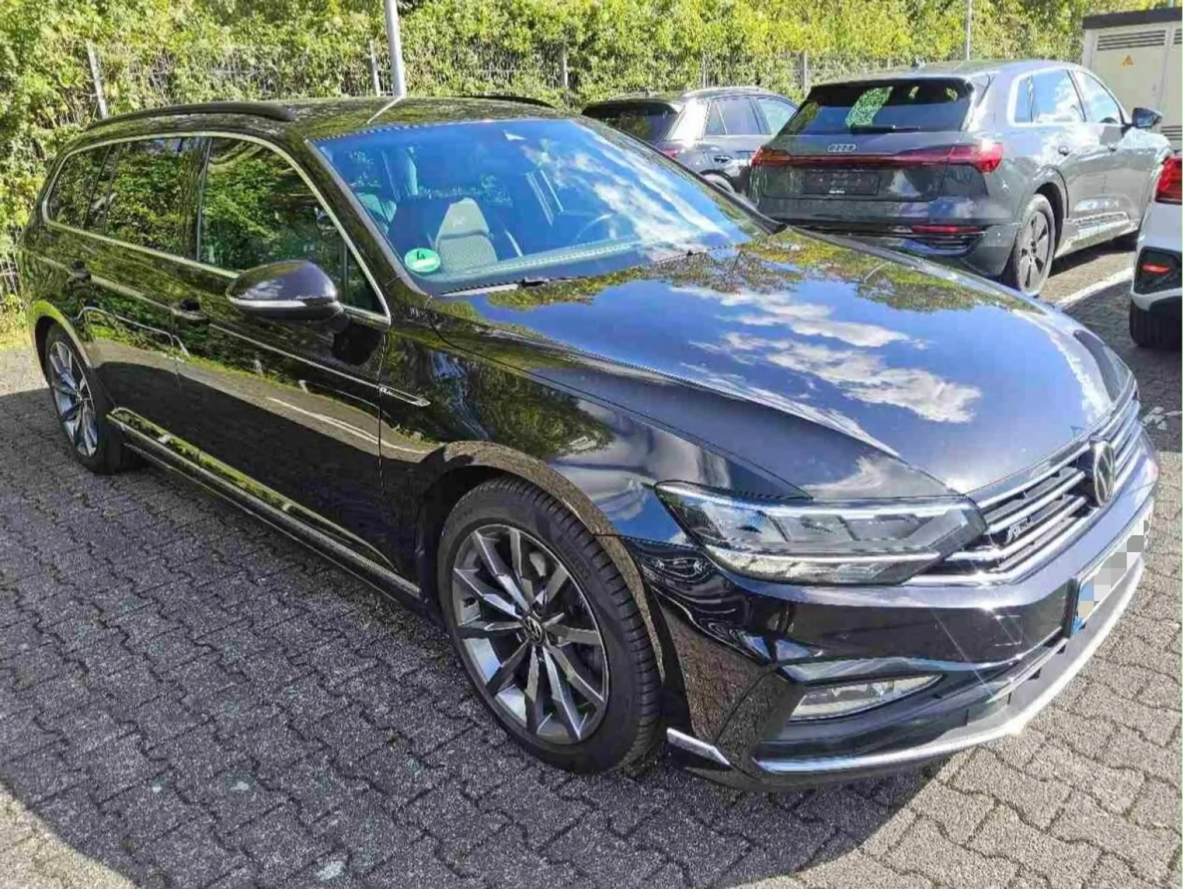 Volkswagen Passat Variant 2.0 TDI DSG - R LINE   MASSAGE — photo 2