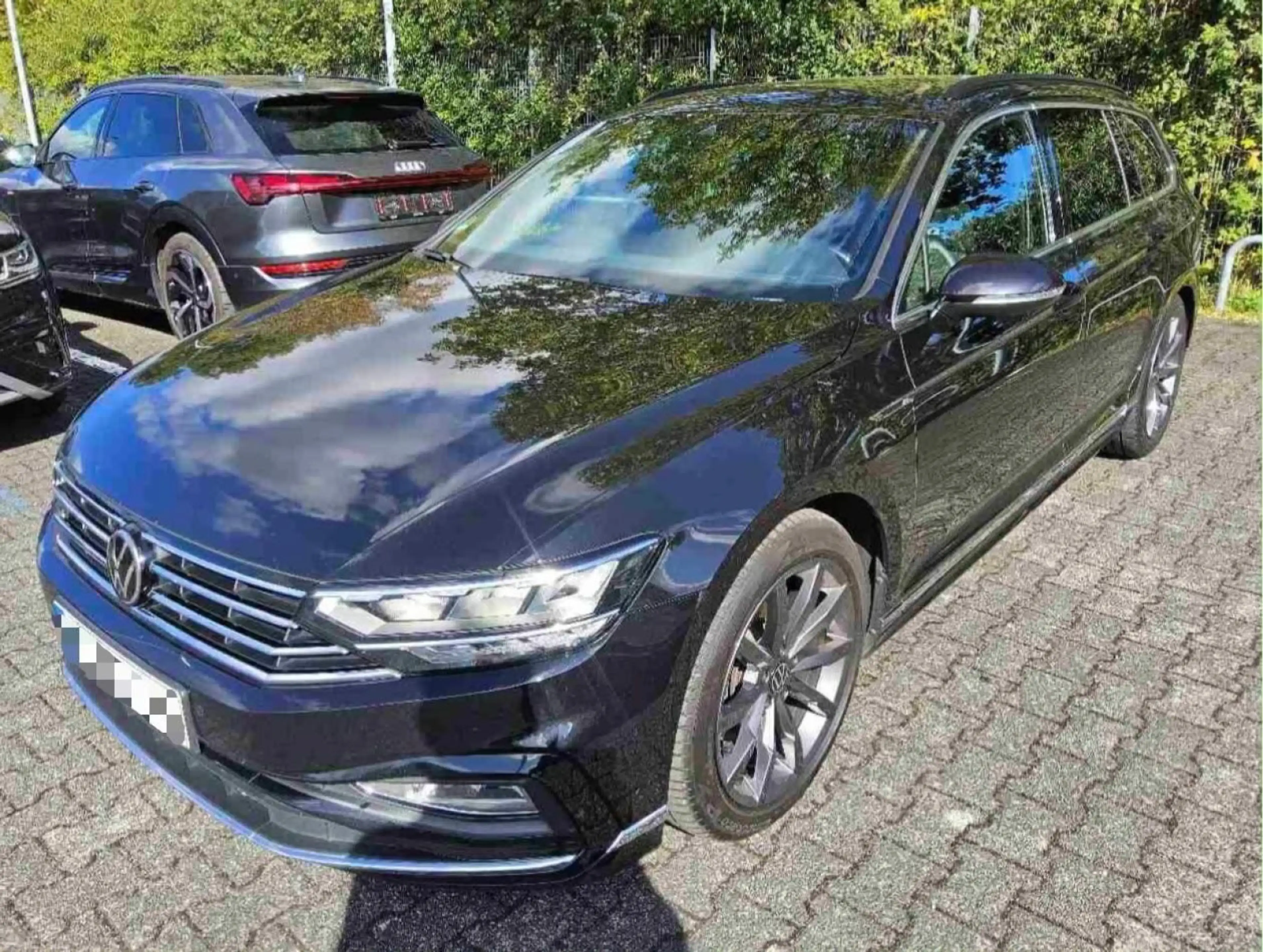 Volkswagen Passat Variant 2.0 TDI DSG - R LINE   MASSAGE