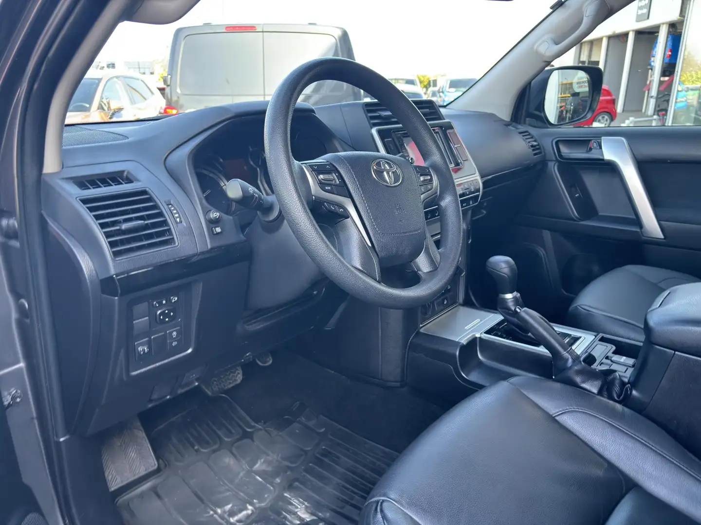 Toyota Land Cruiser 2.8 D-4D Challenger VAN Grijs kenteken 3000kg trek - 2