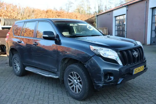 Toyota Land Cruiser 2.8 D-4D 5DRS ACTIVE A/T VAN