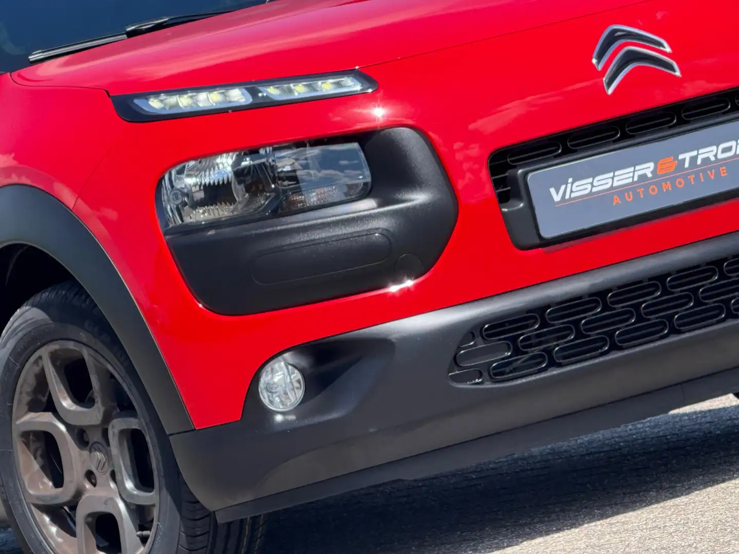 Citroen C4 Cactus 1.2 e-THP PureTech 110pk Shine - Rouge Aden - Came Rouge - 1