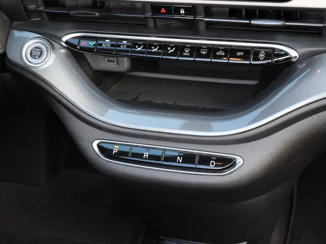 Fiat 500e view 8