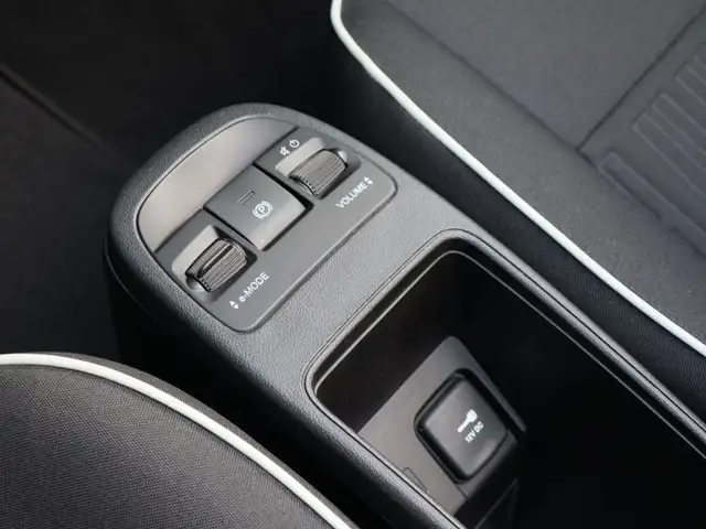 Fiat 500e view 10