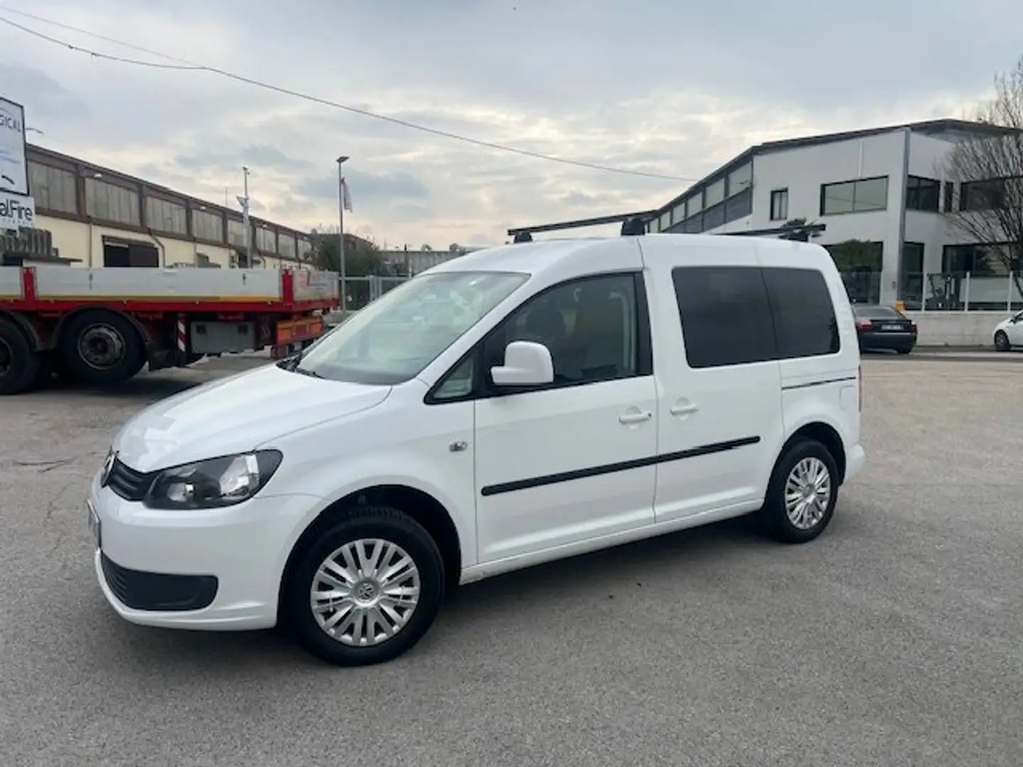 Volkswagen Caddy Bianco - 1