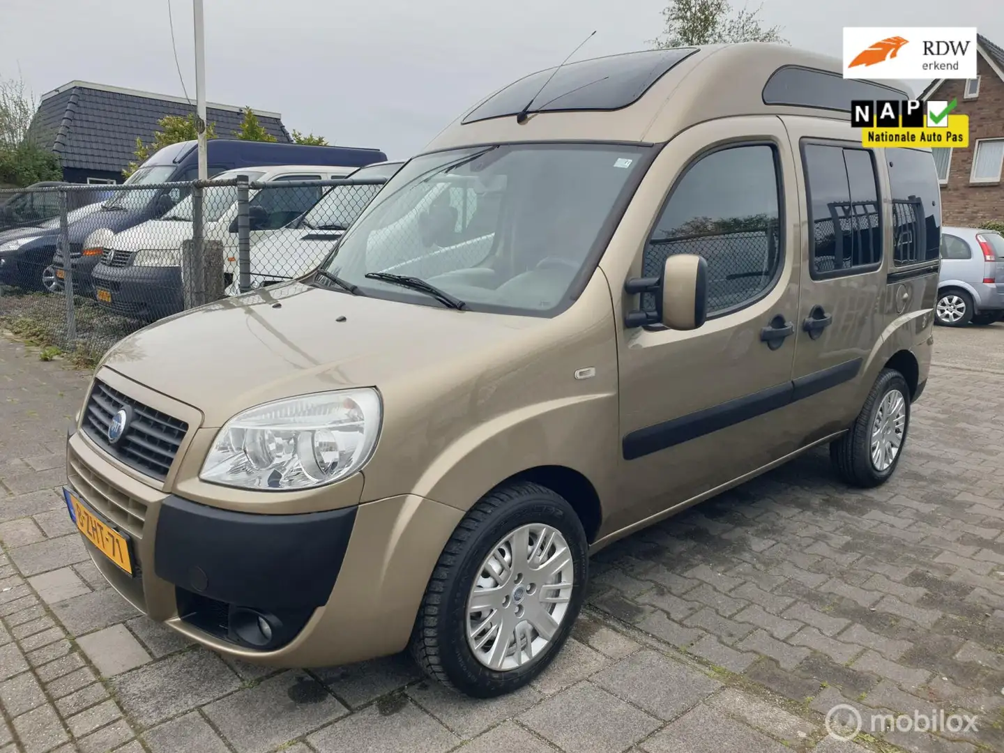 Fiat Doblo 1.9 JTD Dynamic rolstoelauto Brun - 1