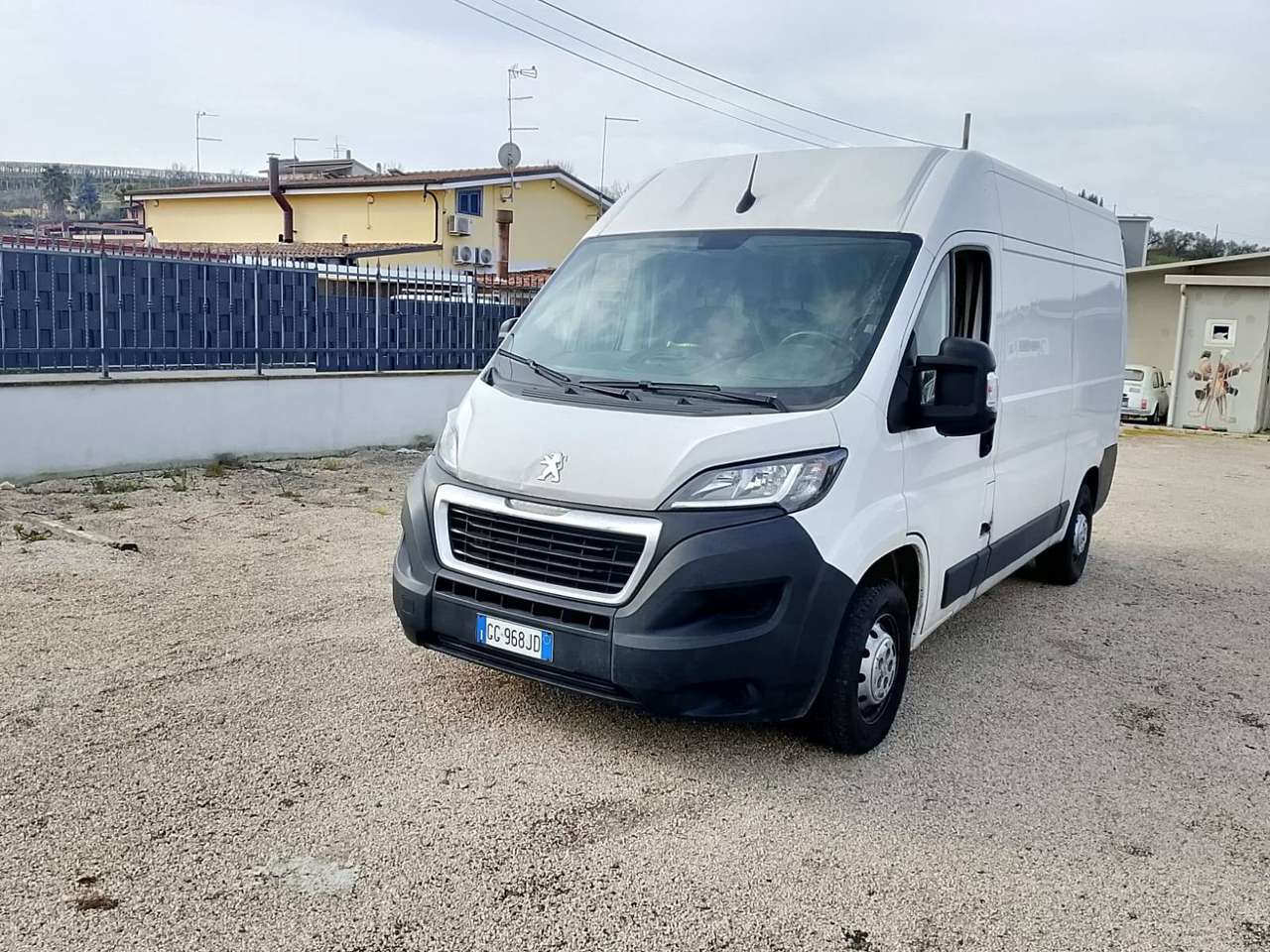 Peugeot Boxer 335 L2H2 2.2 BlueHDi 140cv S&S