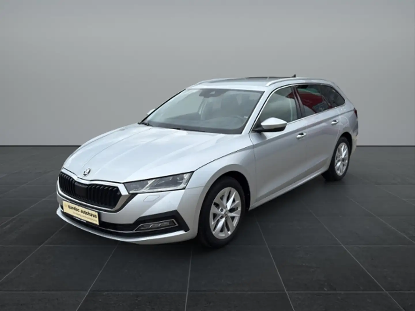 Skoda Octavia Combi 2.0 TDI Style NAVI LED HUD Silber - 2