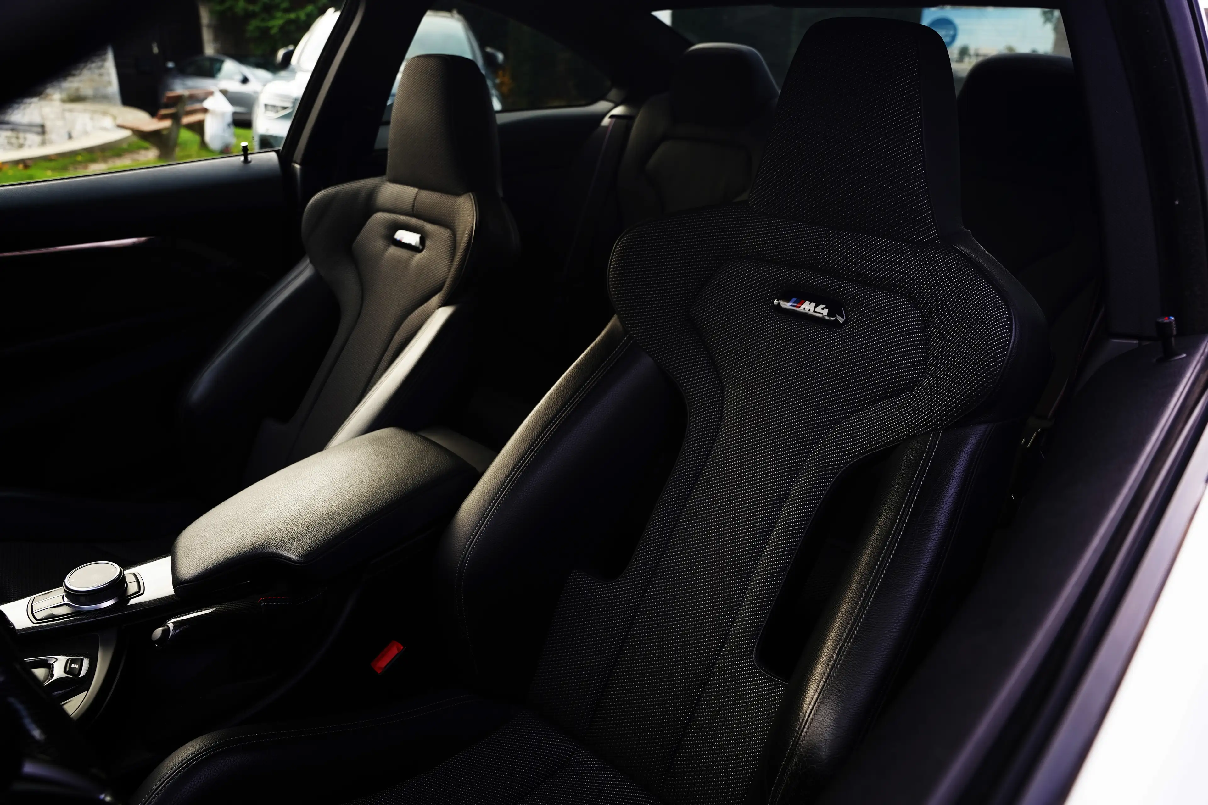 BMW M4 COMPETITION*PACK CARBON*HARMAN KARDON*HUD*SHADOW LINE — photo 14