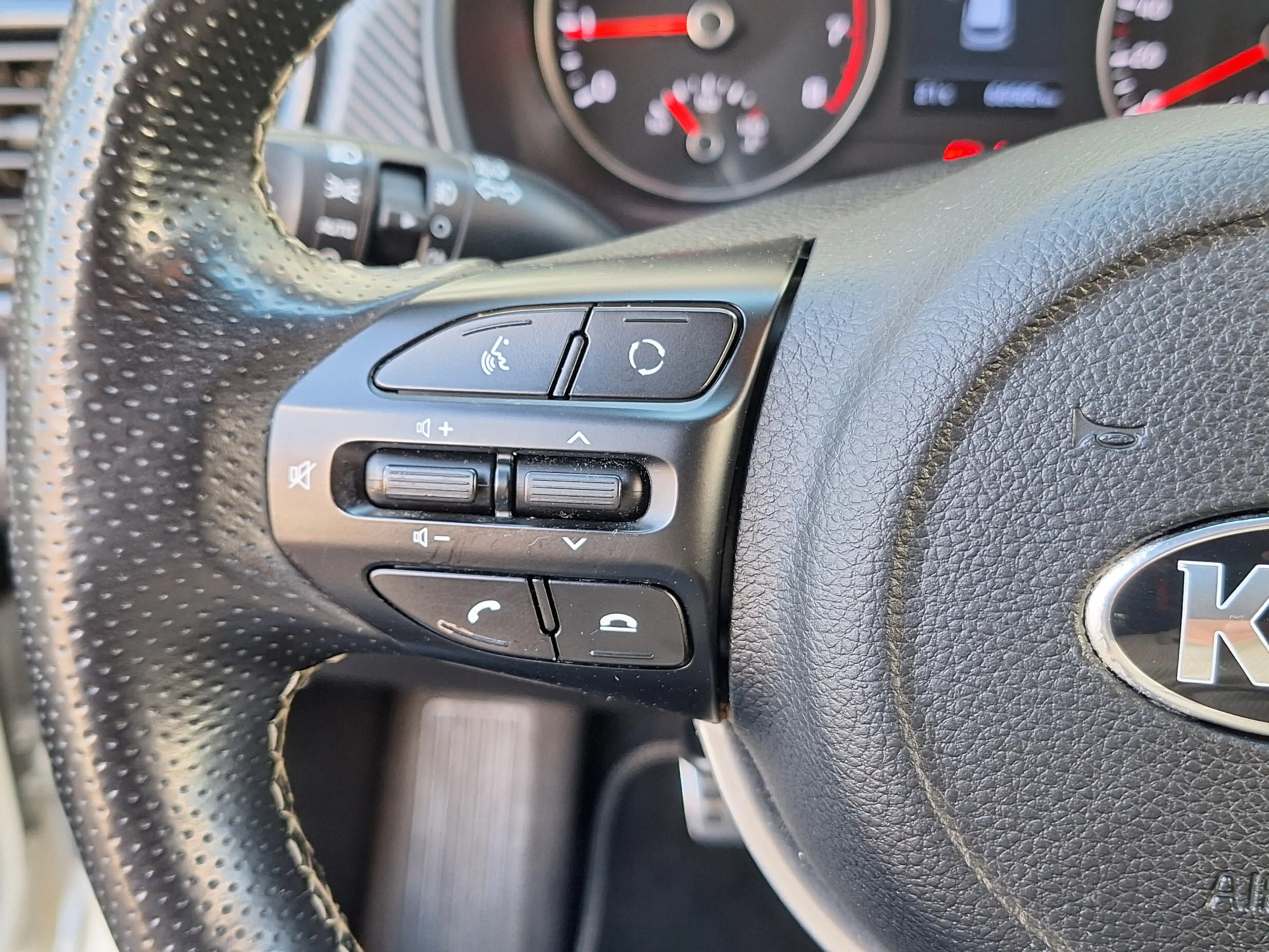 Kia Rio 1.0 TGDI GT-Line /Camera/Navi/Apple/Android/1e Eig — photo 28