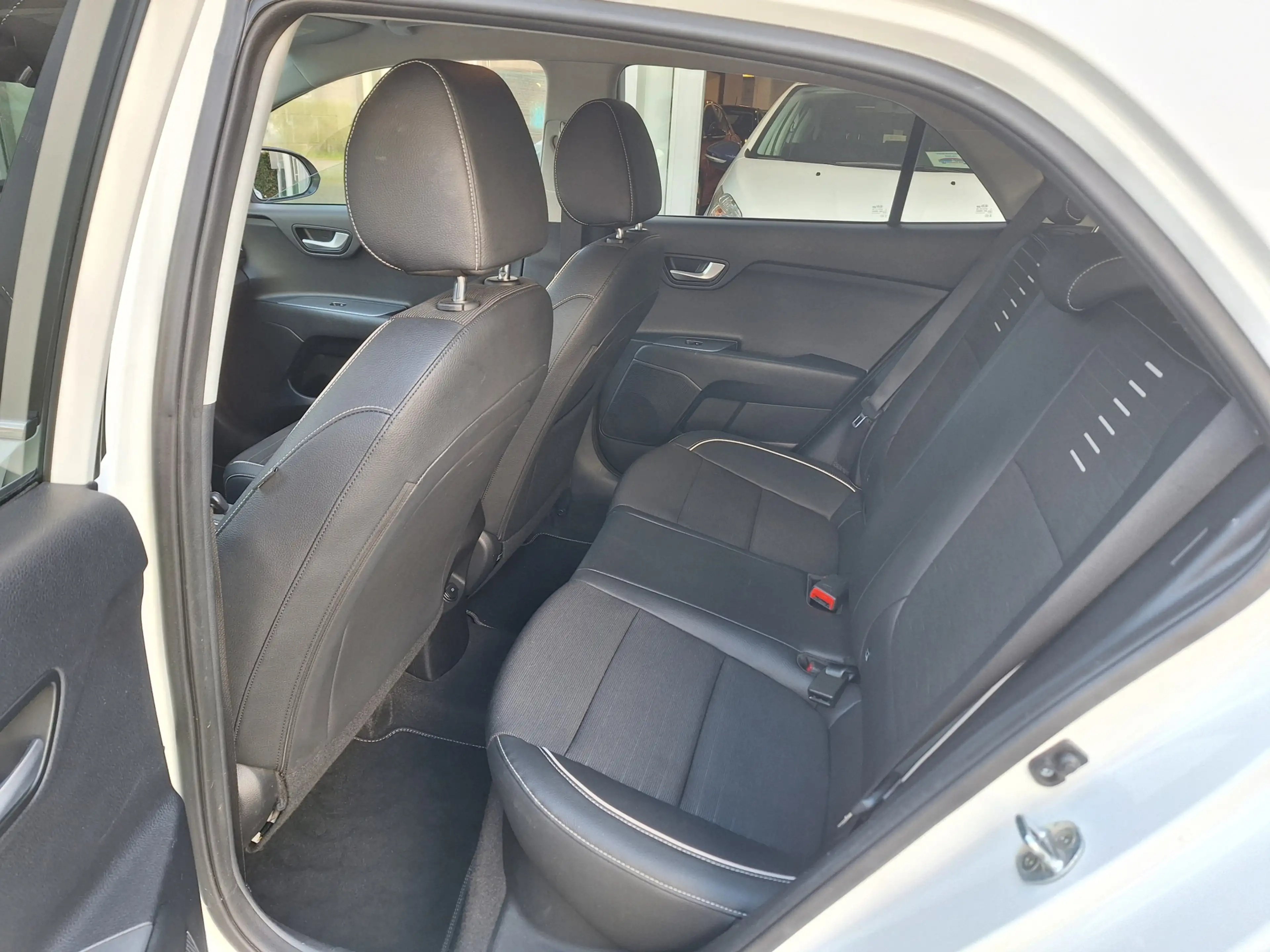 Kia Rio 1.0 TGDI GT-Line /Camera/Navi/Apple/Android/1e Eig — photo 37